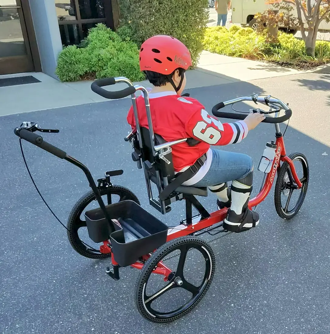 A full view of Lukas on his new Paceline 16.